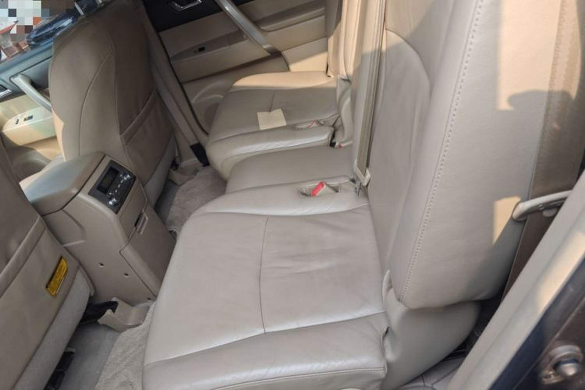 Used Toyota Highlander 2012 2.7L Two-Wheel Drive 7-Seater Luxury Edition Left Rear Seat