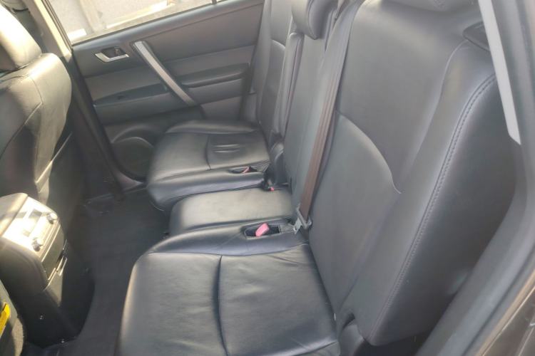 Used Toyota Highlander 2012 2.7L Two-Wheel Drive 7-Seater Luxury Edition Left Rear Seat