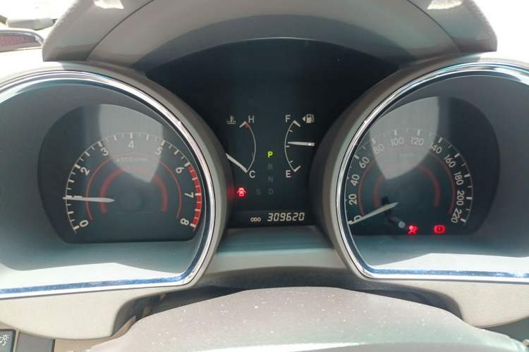 Used Toyota Highlander 2012 2.7L Two-Wheel Drive 7-Seater Elite Edition Odometer Close Up