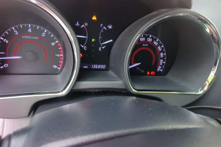 Used Toyota Highlander 2012 2.7L Two-Wheel Drive 7-Seater Luxury Edition Odometer Close Up