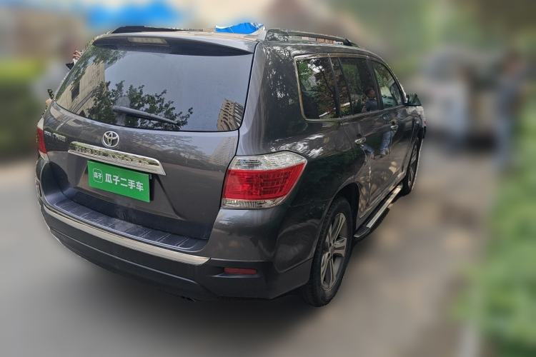 Used Toyota Highlander 2012 2.7L Two-Wheel Drive 7-Seater Luxury Edition Rear Right 45 Deg