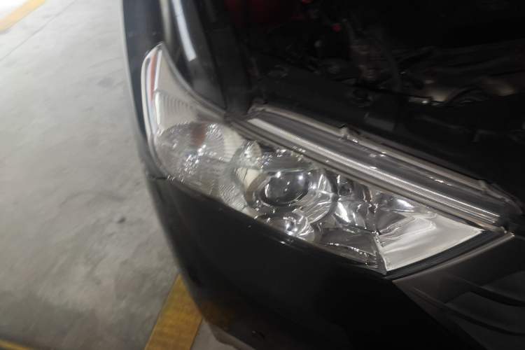 Used Toyota Highlander 2012 2.7L Two-Wheel Drive 7-Seater Luxury Edition Right Front Headlight