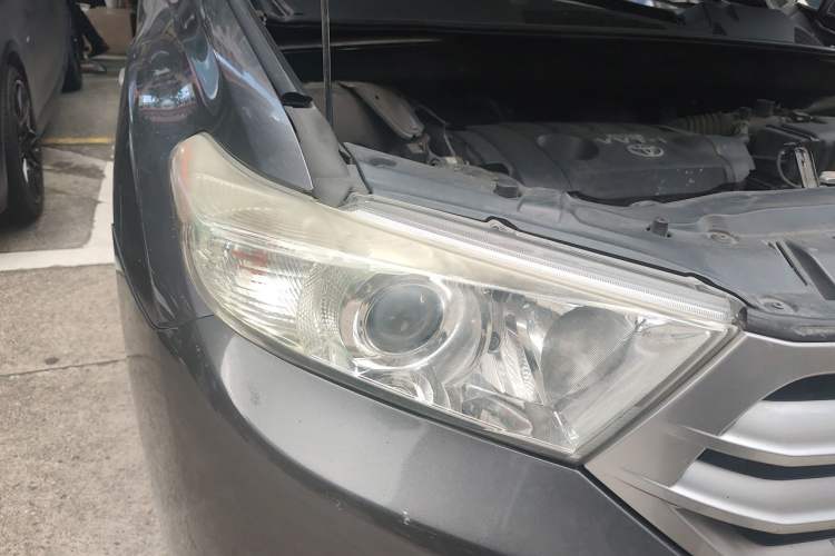 Used Toyota Highlander 2012 2.7L 2WD 5-Seater Elite Edition Right Front Headlight