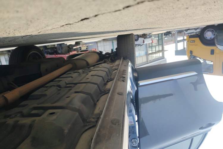 Used Toyota Highlander 2012 2.7L Two-Wheel Drive 7-Seater Luxury Edition Right Side Sill