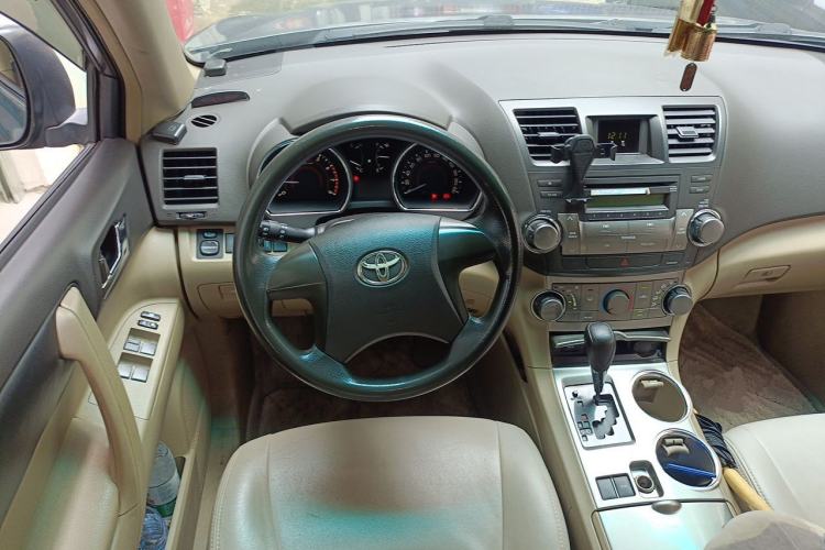 Used Toyota Highlander 2012 2.7L Two-Wheel Drive 7-Seater Elite Edition Steering Wheel
