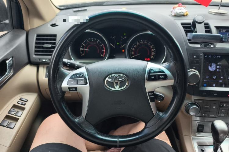 Used Toyota Highlander 2012 2.7L Two-Wheel Drive 7-Seater Luxury Edition Steering Wheel