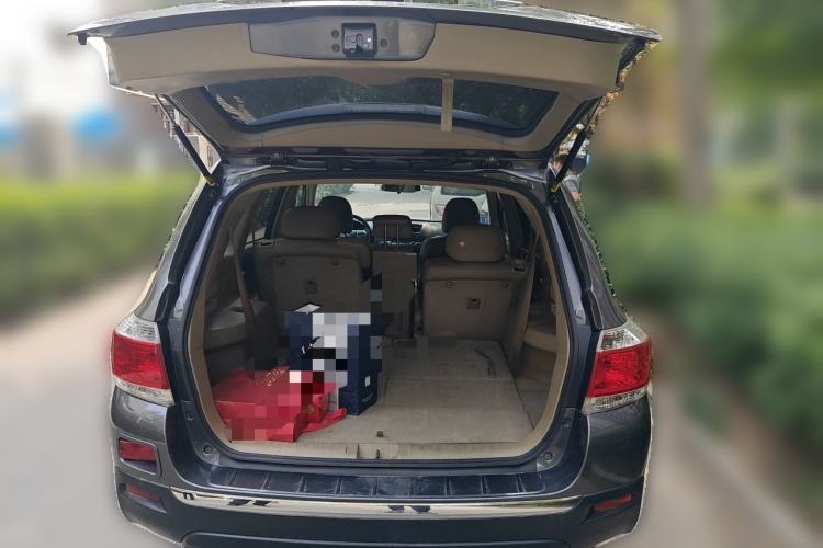 Used Toyota Highlander 2012 2.7L Two-Wheel Drive 7-Seater Luxury Edition Trunk