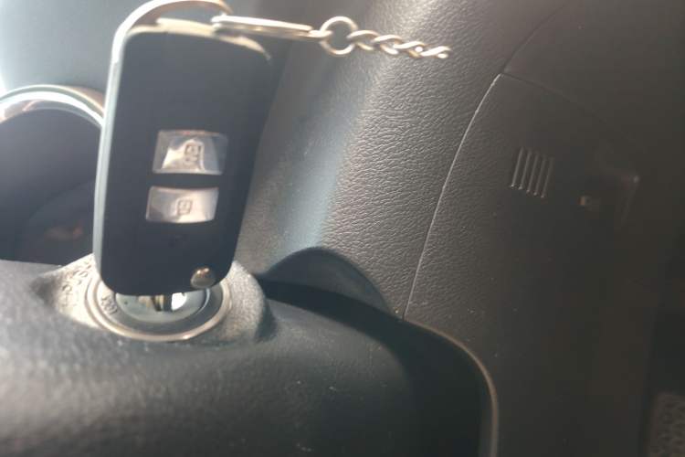 Used Toyota Highlander 2012 2.7L Two-Wheel Drive 7-Seater Luxury Edition Vehicle Key