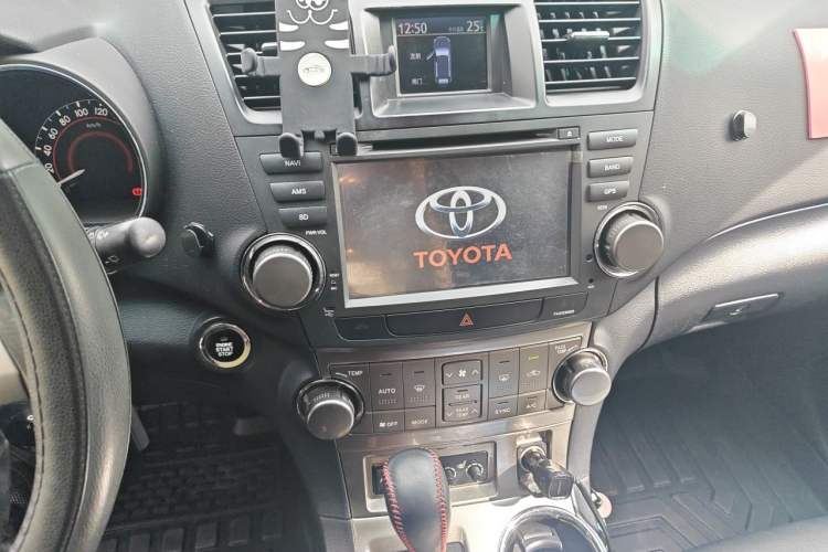 Used Toyota Highlander 2012 2.7L Two-Wheel Drive 7-Seater Luxury Edition Audio And AC Panel