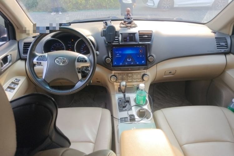 Used Toyota Highlander 2012 2.7L Two-Wheel Drive 7-Seater Luxury Edition Center Console