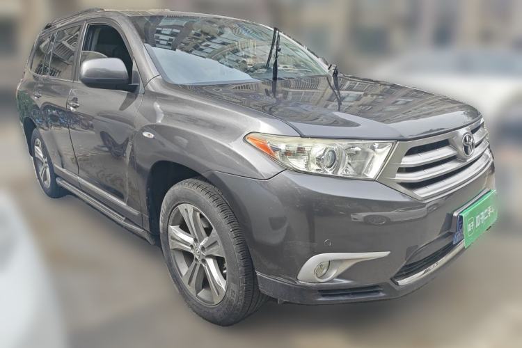 Used Toyota Highlander 2012 2.7L Two-Wheel Drive 7-Seater Luxury Edition Front Right 45 Deg