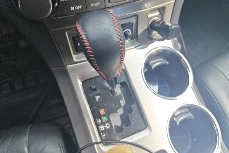 Used Toyota Highlander 2012 2.7L Two-Wheel Drive 7-Seater Luxury Edition Gear Lever