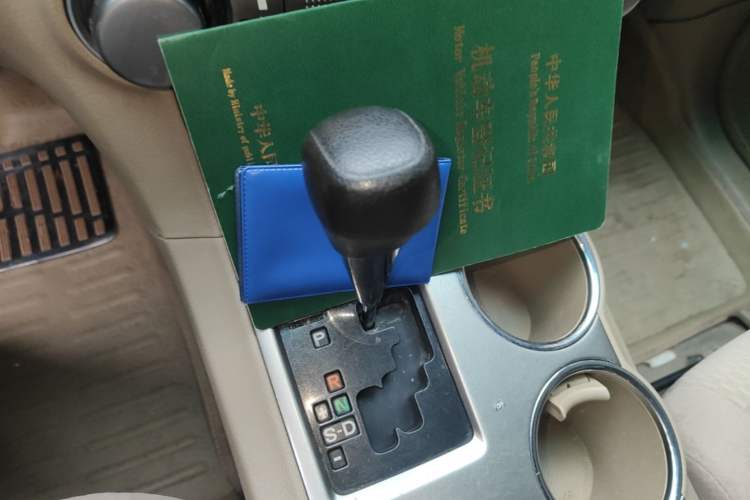 Used Toyota Highlander 2012 2.7L 2WD 5-Seater Elite Edition Gear Lever