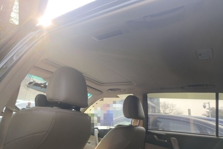 Used Toyota Highlander 2012 2.7L Two-Wheel Drive 7-Seater Luxury Edition Headliner
