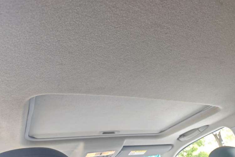 Used Toyota Highlander 2012 2.7L Two-Wheel Drive 7-Seater Luxury Edition Headliner