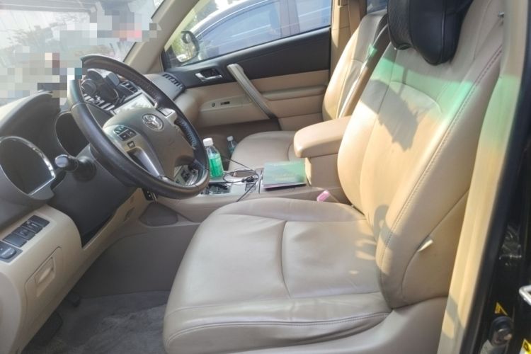Used Toyota Highlander 2012 2.7L Two-Wheel Drive 7-Seater Luxury Edition Left Front Seat
