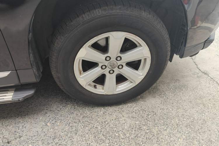 Used Toyota Highlander 2012 2.7L 2WD 5-Seater Elite Edition Right Front Wheel Hub