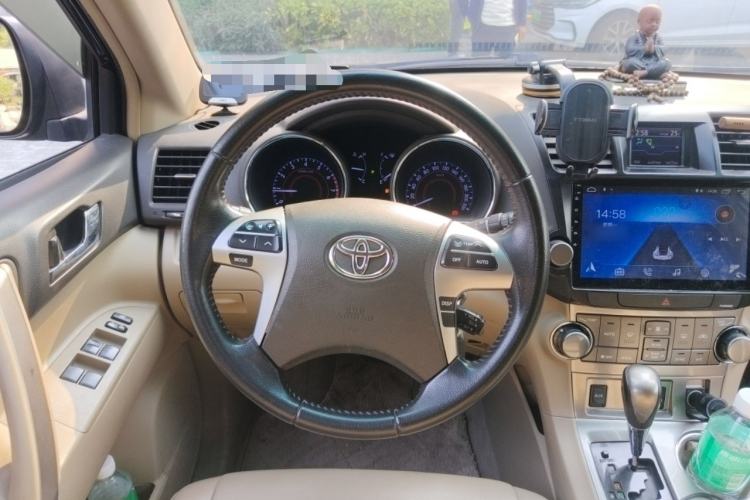 Used Toyota Highlander 2012 2.7L Two-Wheel Drive 7-Seater Luxury Edition Steering Wheel