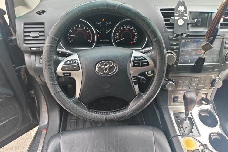 Used Toyota Highlander 2012 2.7L Two-Wheel Drive 7-Seater Luxury Edition Steering Wheel