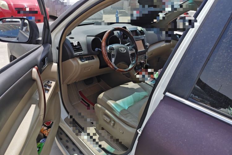 Used Toyota Highlander 2012 2.7L Two-Wheel Drive 7-Seater Ultimate Edition Driver Seat