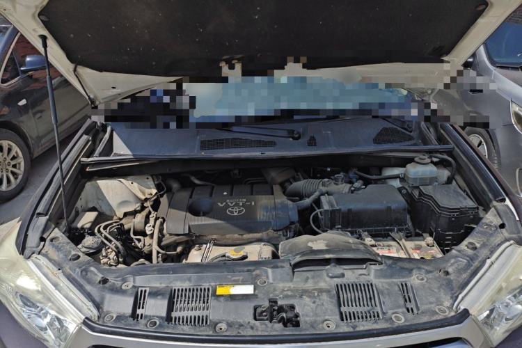 Used Toyota Highlander 2012 2.7L Two-Wheel Drive 7-Seater Ultimate Edition Engine Bay