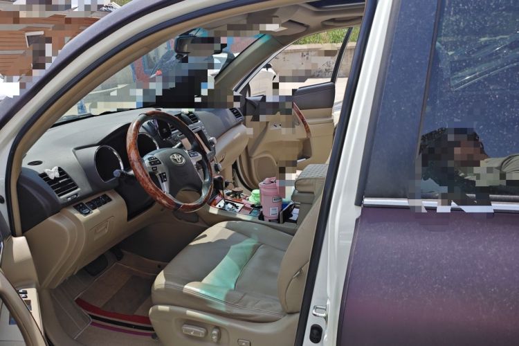 Used Toyota Highlander 2012 2.7L Two-Wheel Drive 7-Seater Ultimate Edition Left Front Seat