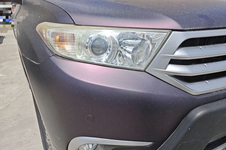 Used Toyota Highlander 2012 2.7L Two-Wheel Drive 7-Seater Ultimate Edition Right Front Headlight