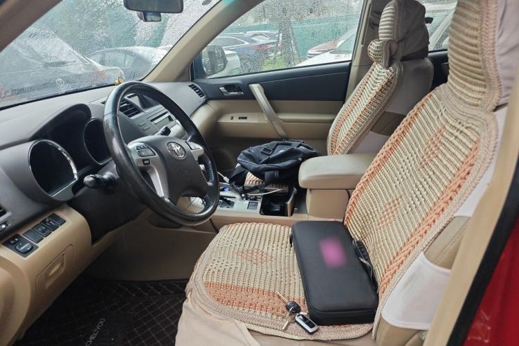 Used Toyota Highlander 2012 2.7L Two-Wheel Drive 7-Seater Luxury Edition Left Front Seat