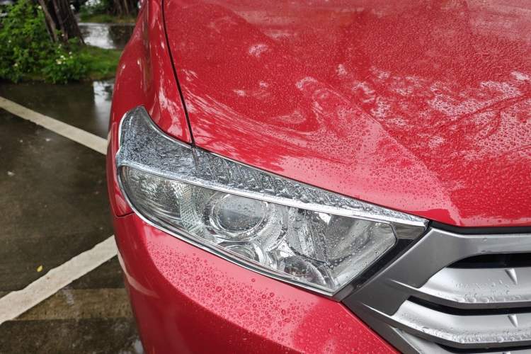 Used Toyota Highlander 2012 2.7L Two-Wheel Drive 7-Seater Luxury Edition Right Front Headlight