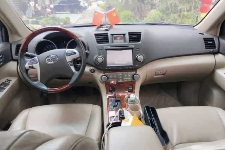 Used Toyota Highlander 2012 3.5L 4x4 7-Seater Luxury Edition with Navigation Center Console