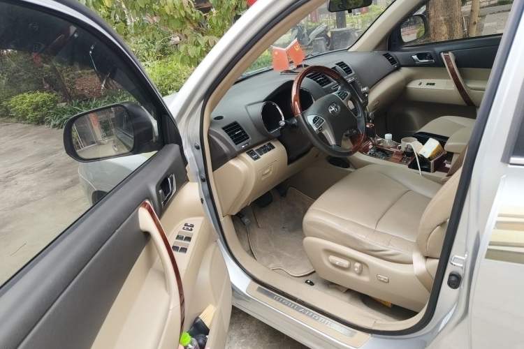 Used Toyota Highlander 2012 3.5L 4x4 7-Seater Luxury Edition with Navigation Driver Seat