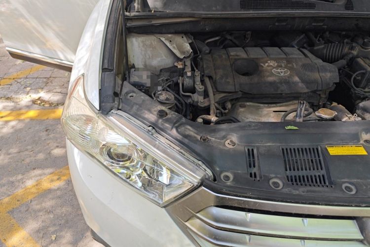 Used Toyota Highlander 2012 2.7L Two-Wheel Drive 7-Seater Luxury Edition Engine Bay Right