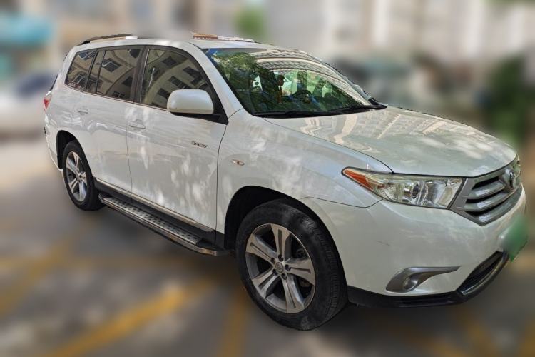 Used Toyota Highlander 2012 2.7L Two-Wheel Drive 7-Seater Luxury Edition Front Right 45 Deg