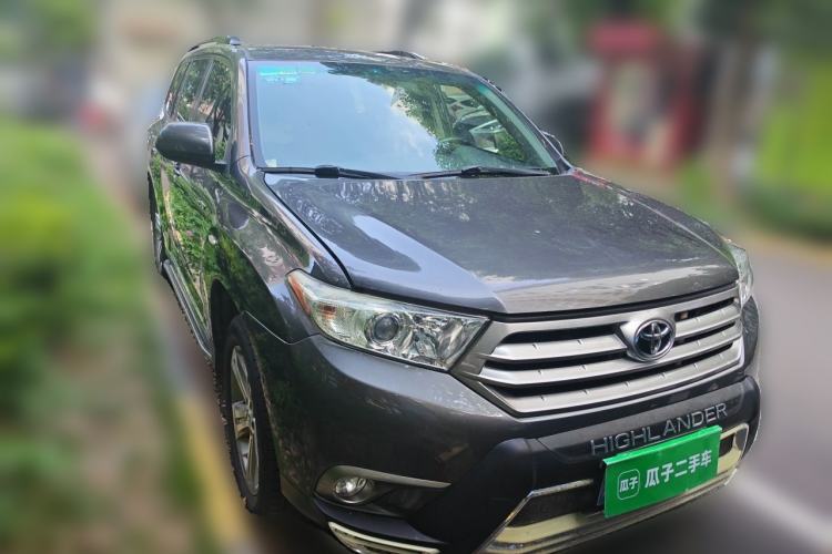 Used Toyota Highlander 2012 2.7L Two-Wheel Drive 7-Seater Luxury Edition Front Right 45 Deg