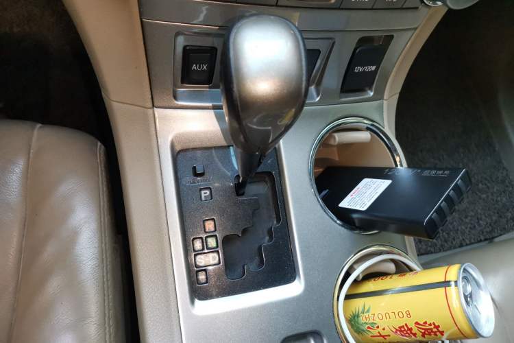 Used Toyota Highlander 2012 2.7L Two-Wheel Drive 7-Seater Luxury Edition Gear Lever