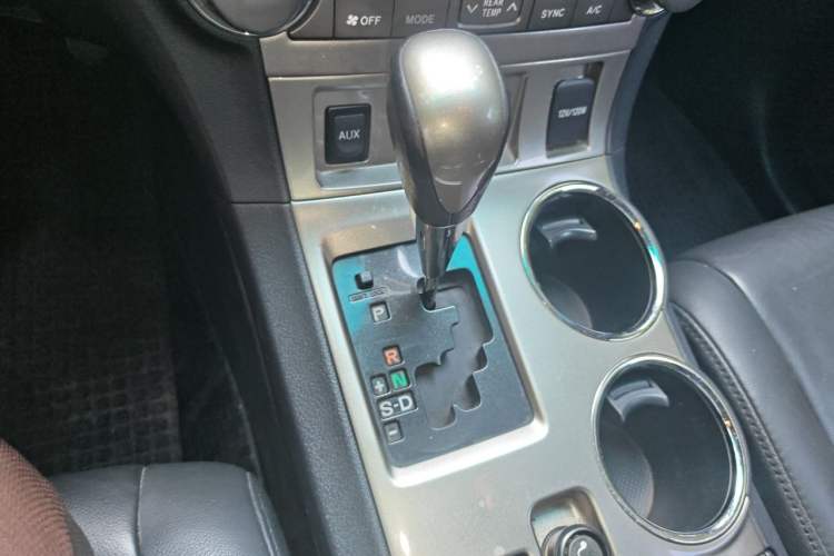 Used Toyota Highlander 2012 2.7L Two-Wheel Drive 7-Seater Luxury Edition Gear Lever
