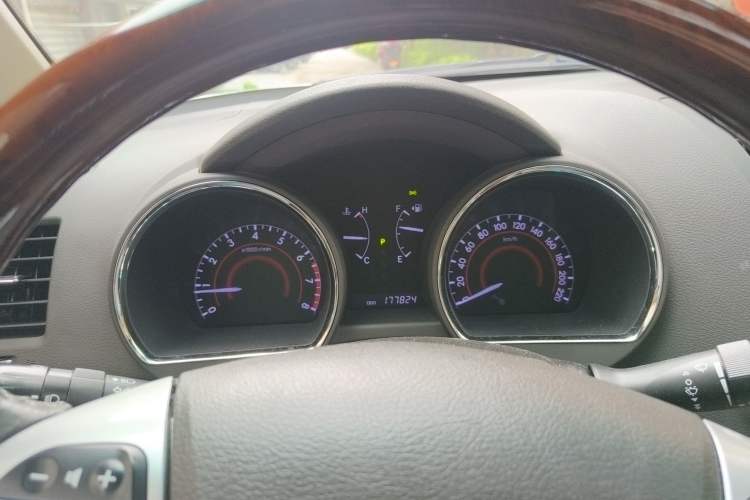 Used Toyota Highlander 2012 3.5L 4x4 7-Seater Luxury Edition with Navigation Instrument Cluster