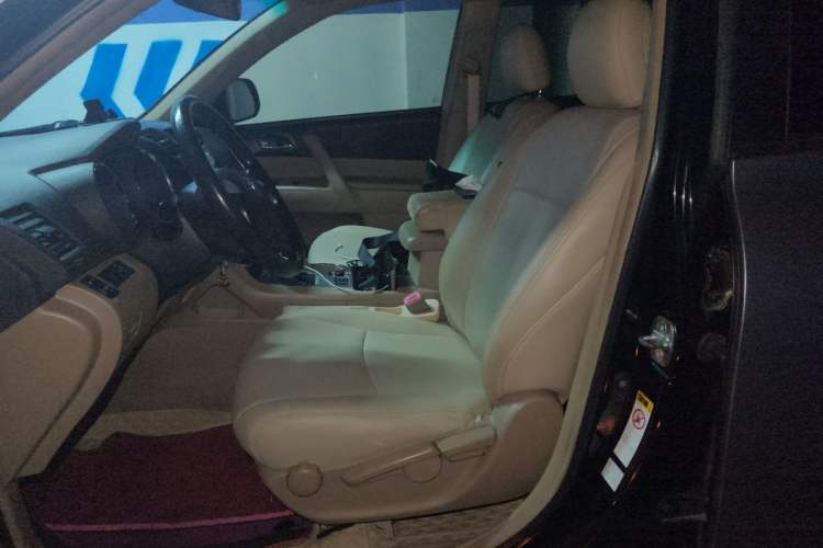 Used Toyota Highlander 2012 2.7L Two-Wheel Drive 7-Seater Elite Edition Left Front Seat
