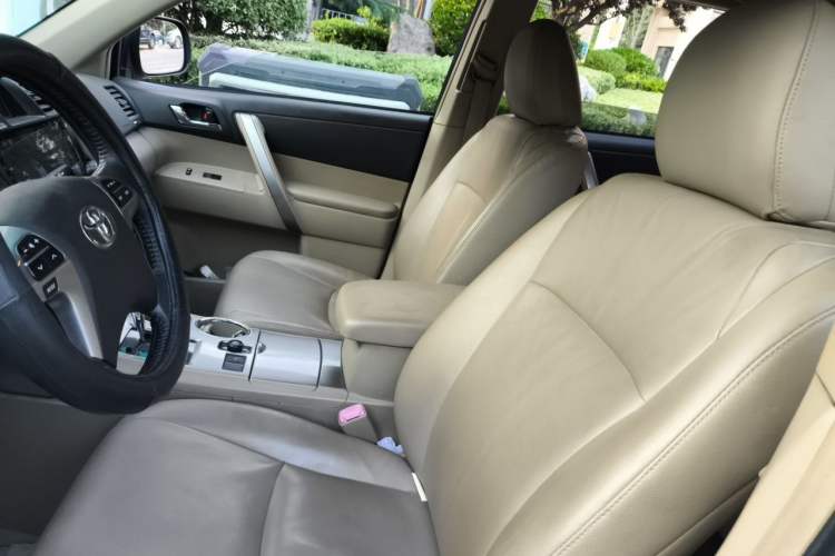 Used Toyota Highlander 2012 2.7L Two-Wheel Drive 7-Seater Ultimate Edition Left Front Seat