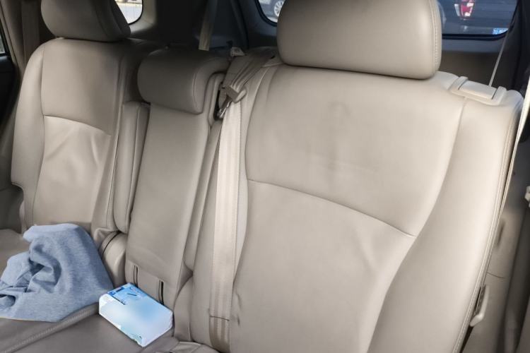 Used Toyota Highlander 2012 2.7L Two-Wheel Drive 7-Seater Ultimate Edition Left Rear Seat