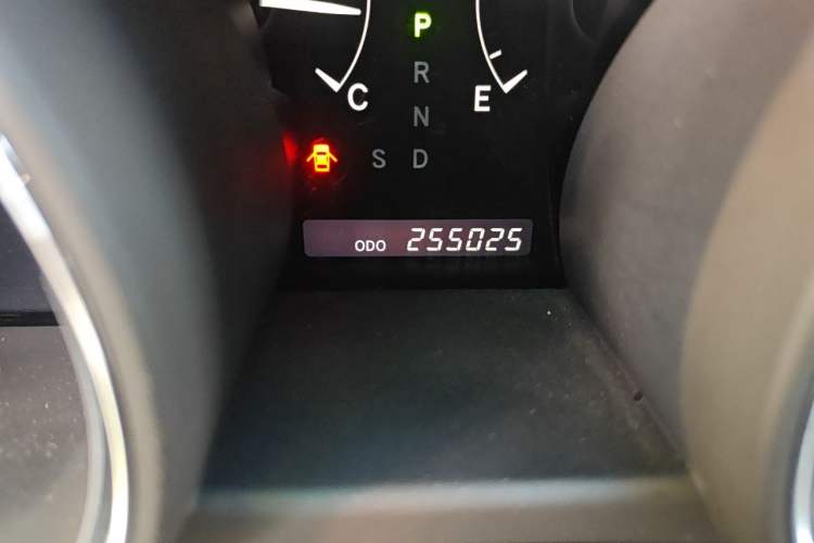 Used Toyota Highlander 2012 2.7L Two-Wheel Drive 7-Seater Luxury Edition Odometer Close Up