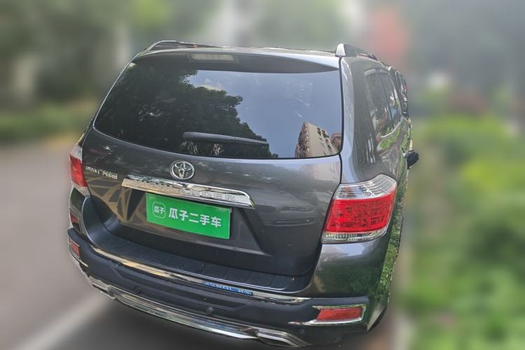 Used Toyota Highlander 2012 2.7L Two-Wheel Drive 7-Seater Luxury Edition Rear