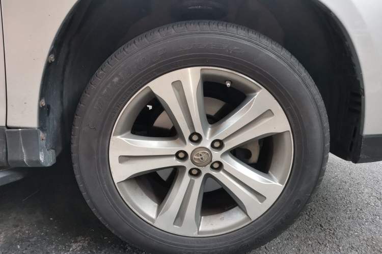 Used Toyota Highlander 2012 2.7L Two-Wheel Drive 7-Seater Luxury Edition Right Front Wheel Hub