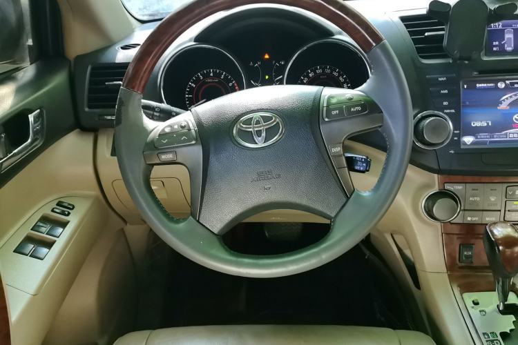 Used Toyota Highlander 2012 2.7L Two-Wheel Drive 7-Seater Luxury Navigation Edition Steering Wheel