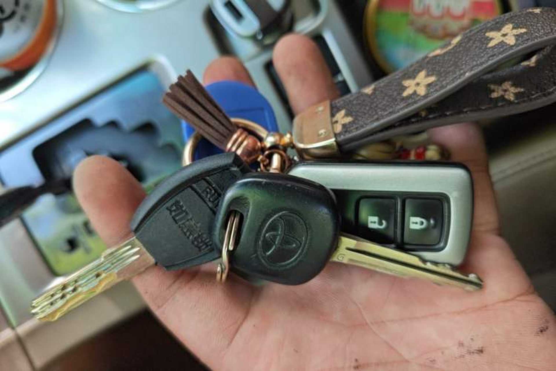 Used Toyota Highlander 2012 2.7L Two-Wheel Drive 7-Seater Luxury Edition Vehicle Key