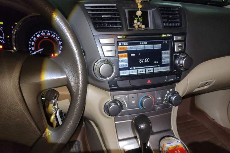 Used Toyota Highlander 2012 2.7L 2WD 5-Seater Elite Edition Audio And AC Panel