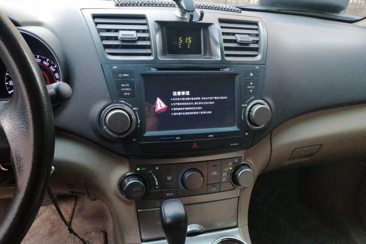 Used Toyota Highlander 2012 2.7L Two-Wheel Drive 7-Seater Elite Edition Audio And AC Panel