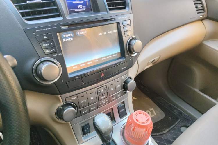 Used Toyota Highlander 2012 2.7L Two-Wheel Drive 7-Seater Luxury Navigation Edition Audio And AC Panel