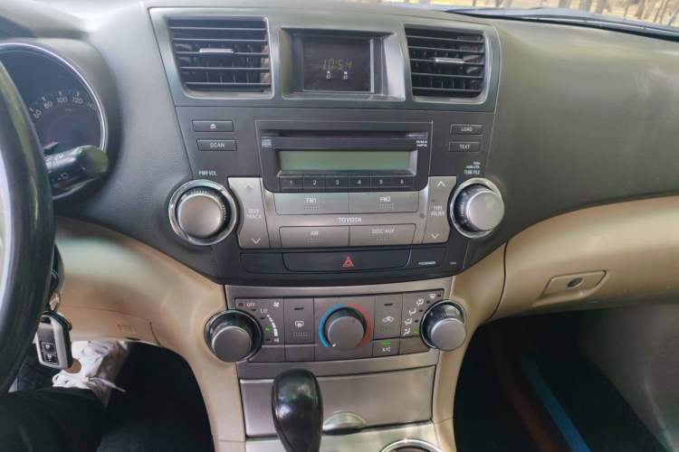 Used Toyota Highlander 2012 2.7L 2WD 5-Seater Elite Edition Audio And AC Panel
