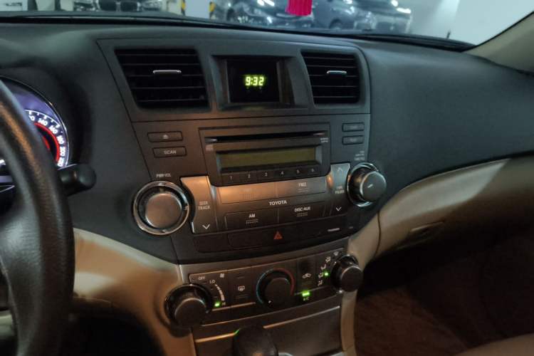 Used Toyota Highlander 2012 2.7L 2WD 5-Seater Elite Edition Audio And AC Panel